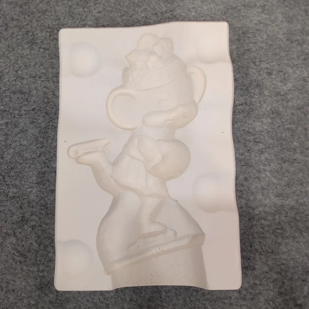 Albertas Molds A286 Vintage 1982‎ Skating Mouse Soap Candle Plaster Mold